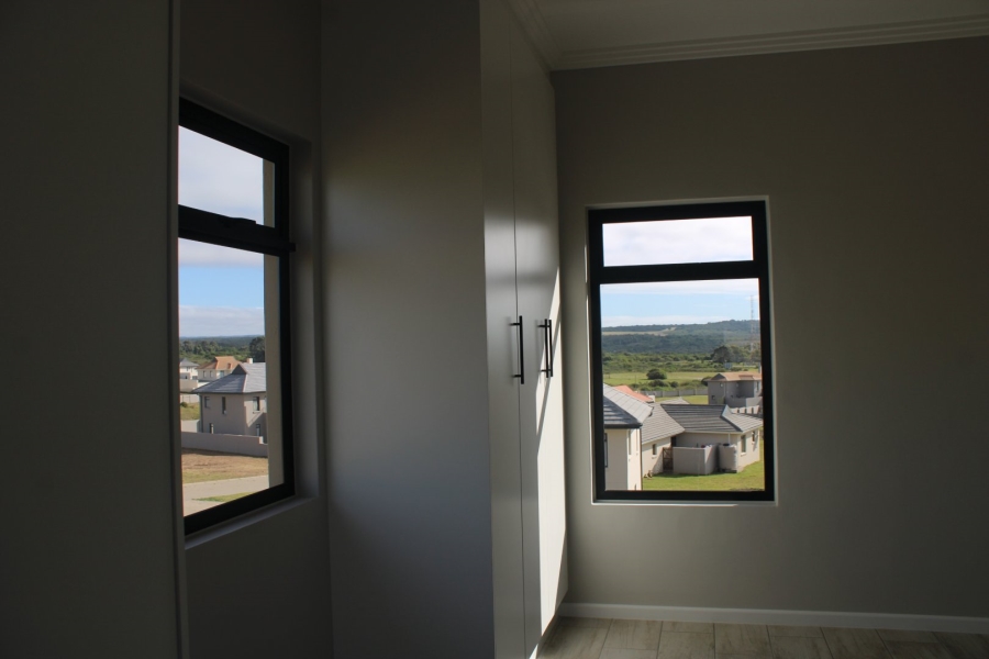 4 Bedroom Property for Sale in Kidds Beach Eastern Cape